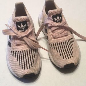 Adidas Swift Run I   10K   Pink & Black Girls.